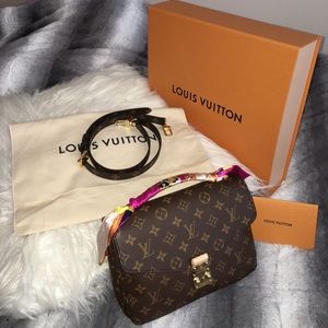 Authentic Brand New Pochette Metis